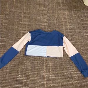 Long sleeve crop top